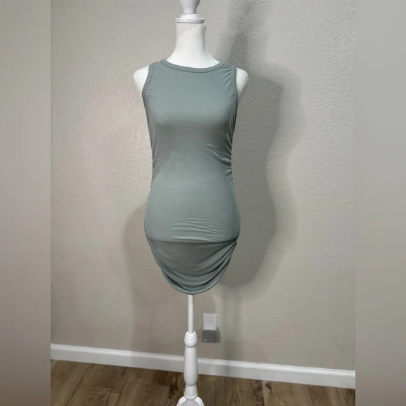Mii Voo Dresses & Skirts - Like new body glove ruched dress